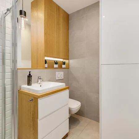 Sen Krasnala By Fuzjaaparts Daire